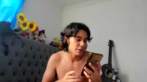 Snapshot of daemon_txuspunk chatting on January 9, 6:36 pm DAEMON online show from January 9, 6:36 pm