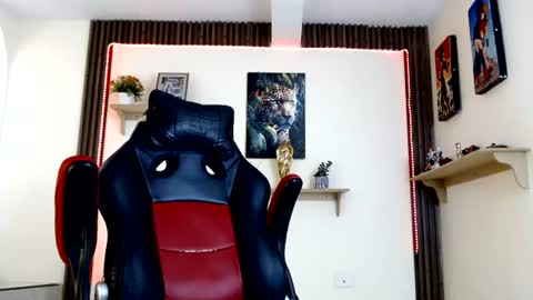 damian64436171 online show from June 18, 4:56 pm