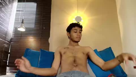 Damon  Salvatore online show from March 17, 7:05 pm