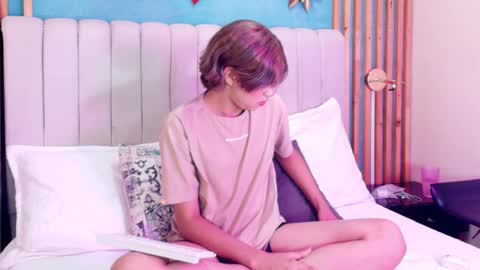 D A N online show from February 22, 3:13 pm