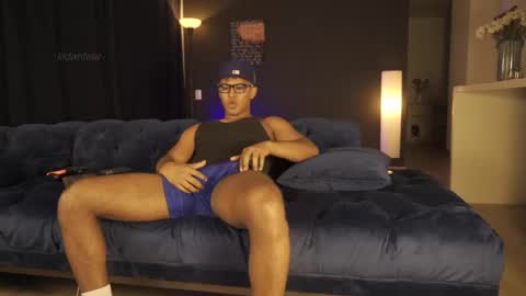 Dante  Pablo Danblo Independent models online show from November 21, 3:49 am