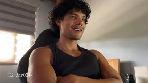 Daniel  online show from December 18, 5:53 pm