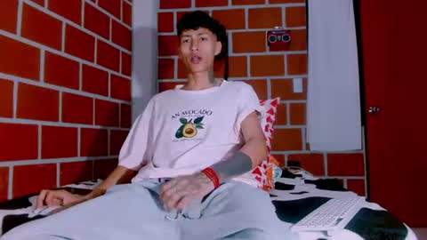 daniel_deluxx online show from June 30, 9:32 am