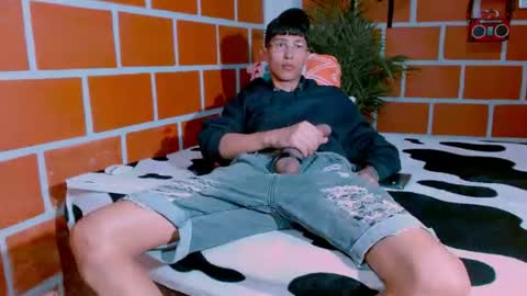 daniel_deluxx online show from June 25, 5:12 am