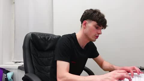 DANIEL SHAWN online show from April 9, 10:27 pm