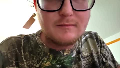 Daniel    y. online show from March 31, 8:43 pm