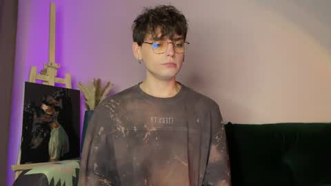 danieltuckerr online show from April 15, 9:59 pm