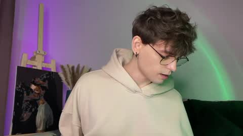 danieltuckerr online show from April 9, 11:22 pm