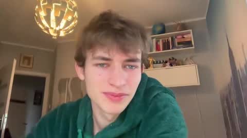 danio hot online show from December 10, 11:22 am