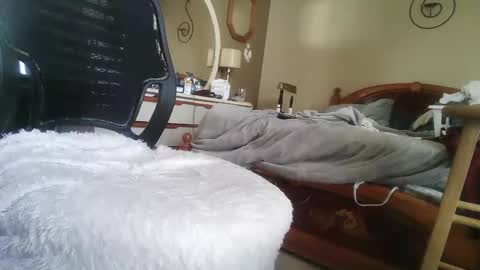 Snapshot of dannyb618 chatting on February 1, 8:05 pm Danielle online show from February 1, 8:05 pm