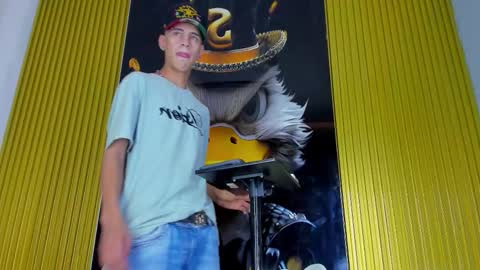 dante_brown1 online show from October 25, 10:11 pm