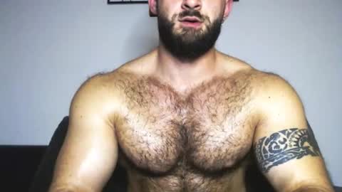 dariomuscle1993 online show from December 18, 8:27 pm