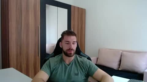 darius_94 online show from June 2, 4:46 am