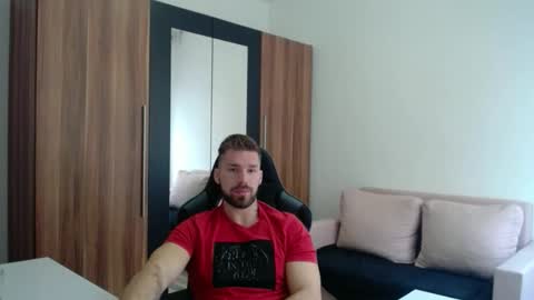 darius_94 online show from March 21, 8:19 am