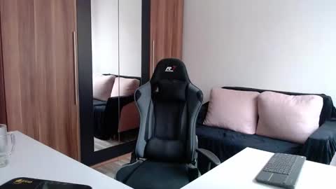 Snapshot of darius_94 chatting on October 10, 9:47 am darius_94 online show from October 10, 9:47 am