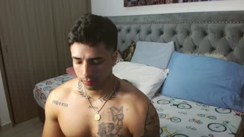 Darius Phoenix  online show from February 2, 4:15 am