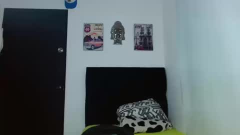 Darius Phoenix  online show from September 22, 9:36 pm