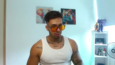 Darius Phoenix  online show from July 19, 7:09 pm