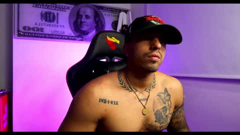 Darius Phoenix  online show from February 18, 6:48 am