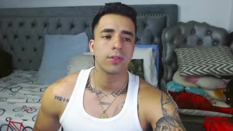 Darius Phoenix  online show from February 26, 7:42 am