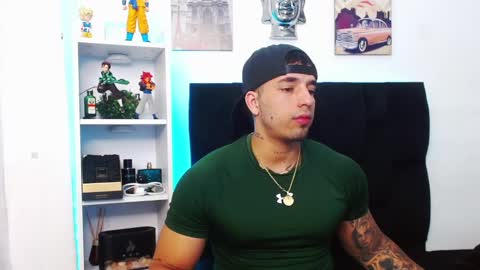 Darius Phoenix  online show from December 13, 3:54 pm