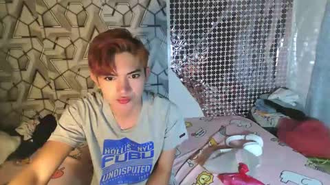 dark_lustxox online show from April 3, 3:42 pm