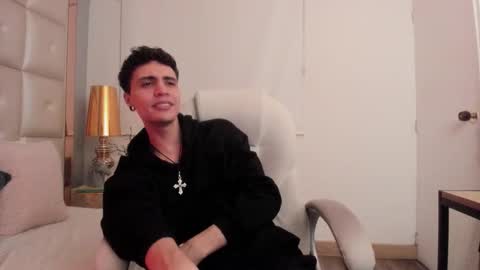 dark_sun333 online show from January 6, 11:53 pm