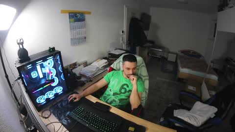 Snapshot of darkschneider_ chatting on January 11, 3:34 am darkschneider_ online show from January 11, 3:34 am