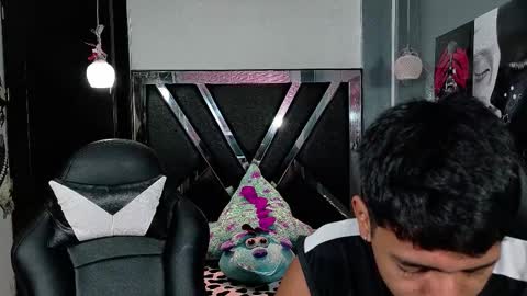 darwinandbrayan online show from November 29, 3:19 am