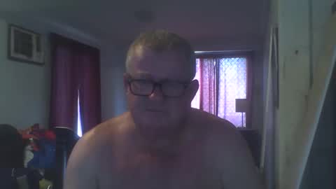 Snapshot of darwincock chatting on December 6, 10:08 pm darwincock online show from December 6, 10:08 pm