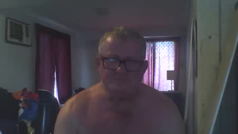 Snapshot of darwincock chatting on December 13, 5:05 am darwincock online show from December 13, 5:05 am