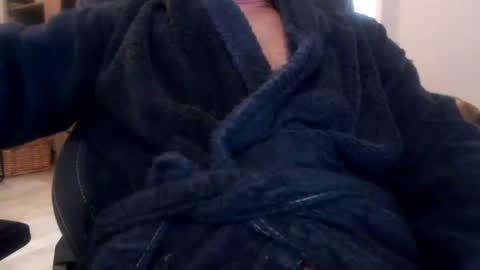 davdao3 online show from March 2, 7:15 am