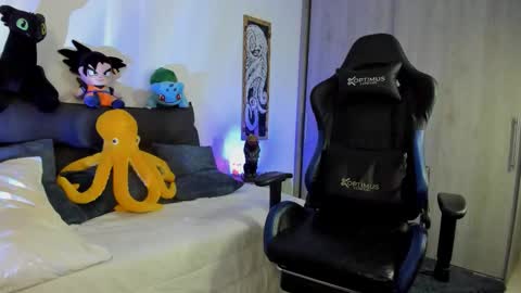 DAVE MAX online show from March 28, 3:29 am