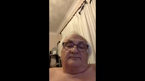 david184452 online show from April 17, 1:41 am