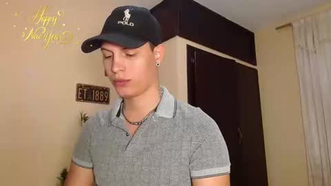 Snapshot of david_neill chatting on December 31, 10:56 pm David Neill online show from December 31, 10:56 pm