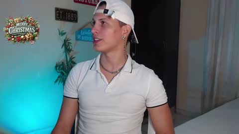 Snapshot of david_neill chatting on December 28, 1:50 am David Neill online show from December 28, 1:50 am