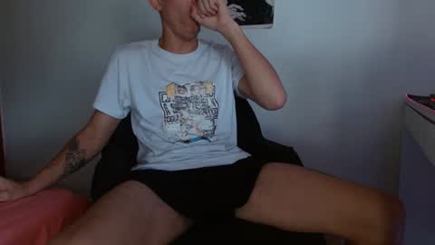 Snapshot of davidsalazar33 chatting on January 9, 9:26 pm davidsalazar33 online show from January 9, 9:26 pm