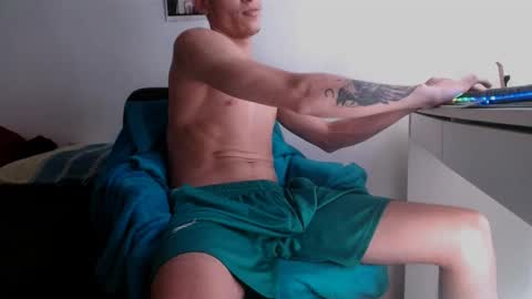 Snapshot of davidsalazar33 chatting on March 1, 4:47 am davidsalazar33 online show from March 1, 4:47 am