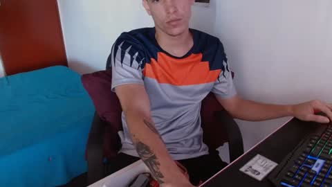 Snapshot of davidsalazar33 chatting on January 7, 7:38 pm davidsalazar33 online show from January 7, 7:38 pm