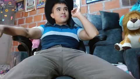 dayro_dduran online show from March 8, 7:40 pm