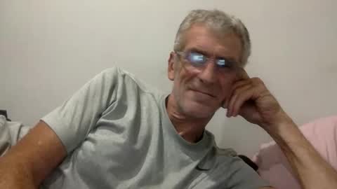 deanofflove221000 online show from March 19, 6:11 pm