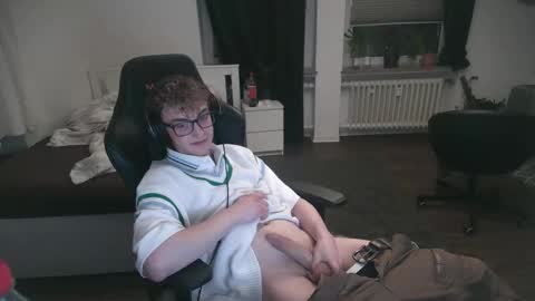 Dean online show from November 23, 3:28 am