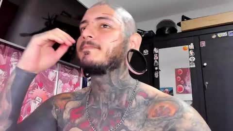    online show from December 3, 7:33 pm