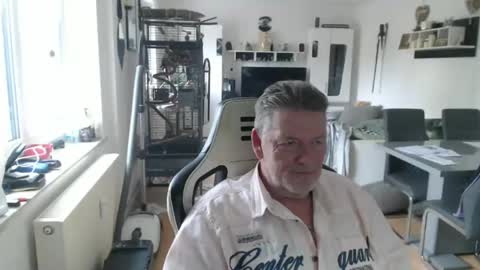 deinprinz2312 online show from April 14, 11:43 am