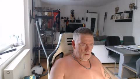 deinprinz2312 online show from June 22, 5:24 am
