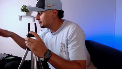  DEIVY  online show from February 20, 9:05 pm