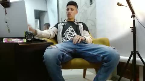 Snapshot of delglo chatting on October 5, 3:32 am delglo online show from October 5, 3:32 am