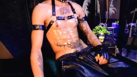 Snapshot of demonkush_ chatting on October 12, 7:24 am DemonKush online show from October 12, 7:24 am