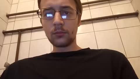 denis_q online show from December 15, 7:42 pm