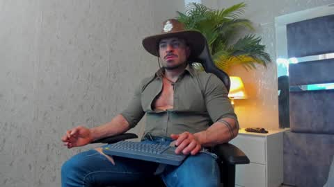 dennis_cox_ online show from December 31, 11:20 am